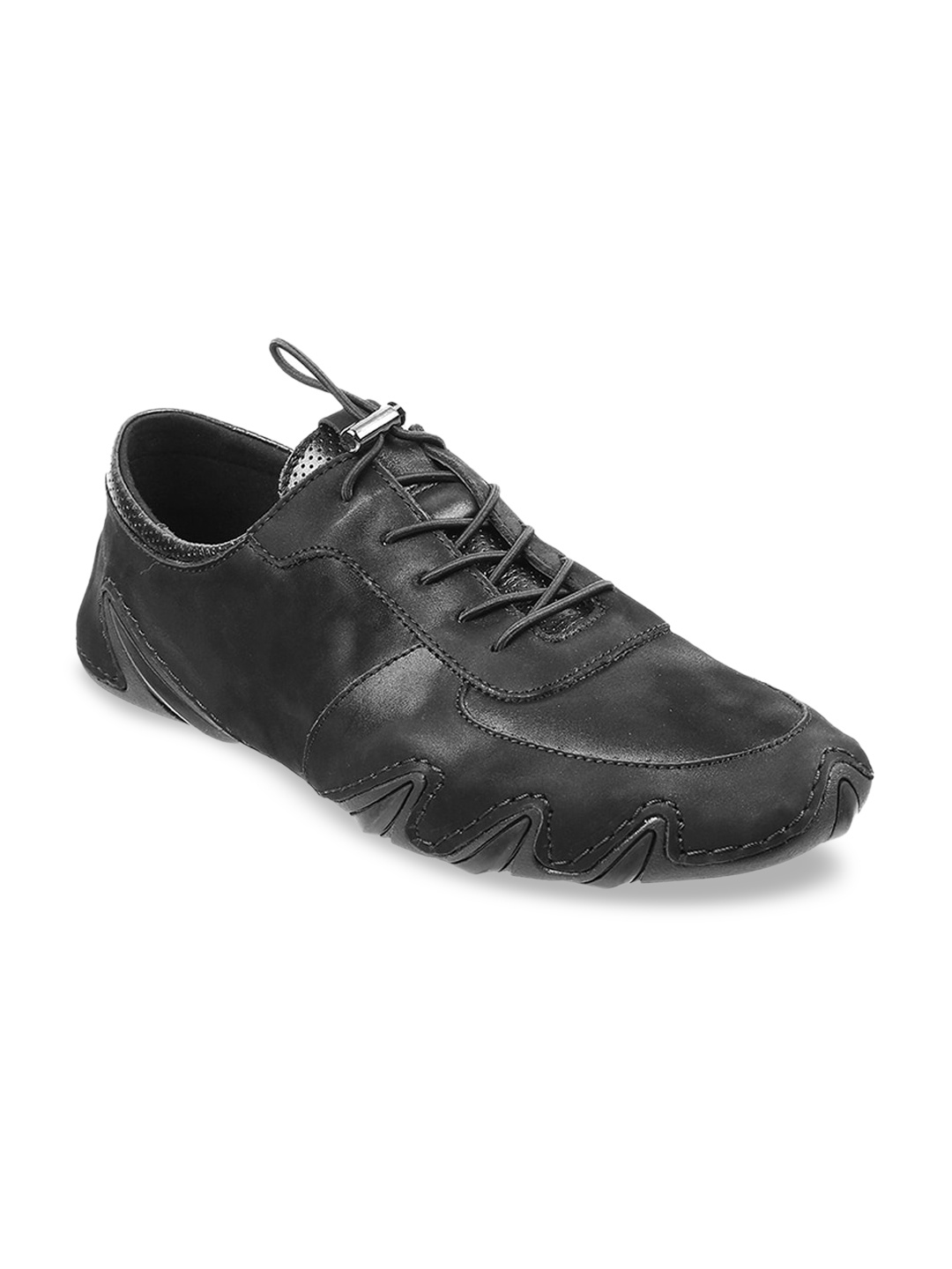 

DAVINCHI Men Black Solid Sneakers