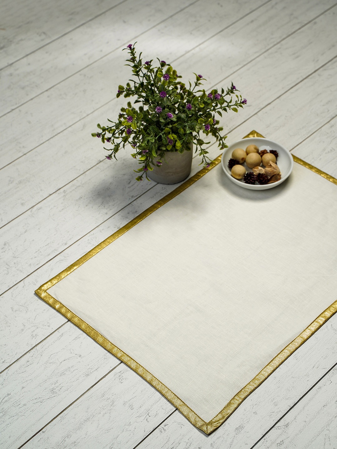 

Pure Home and Living Gold & White Solid Cotton Table Placemats