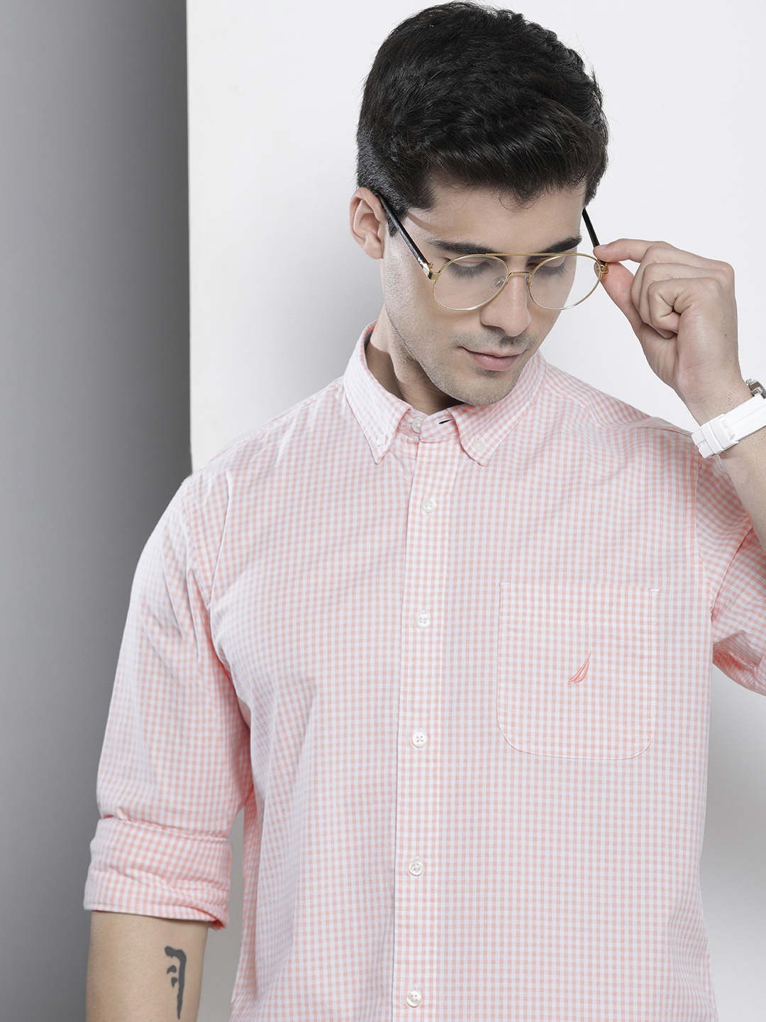 

Nautica Men Peach-Coloured & White Regular Fit Checked Casual Shirt