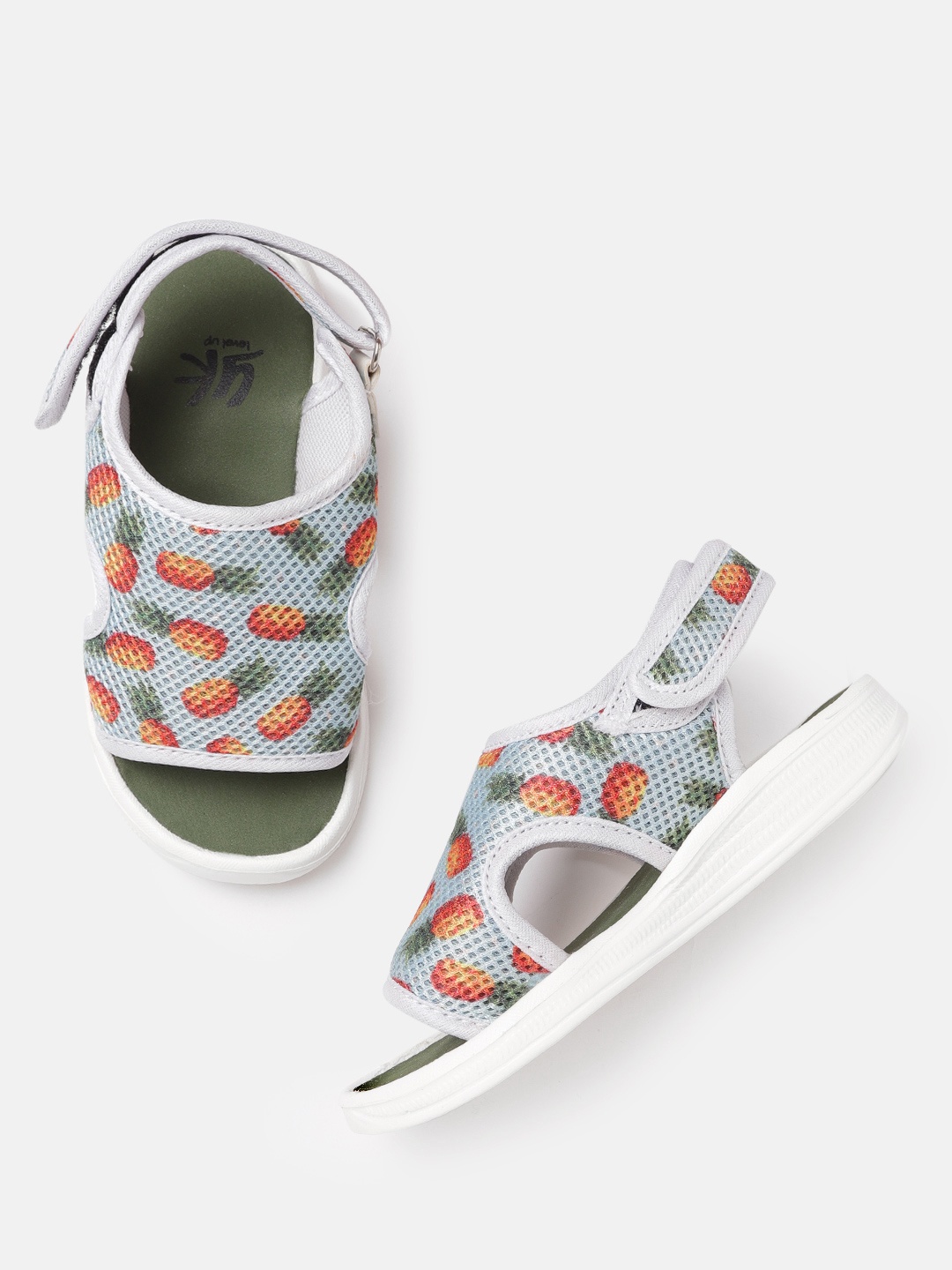 

YK Girls Blue & Green Printed Sports Sandals