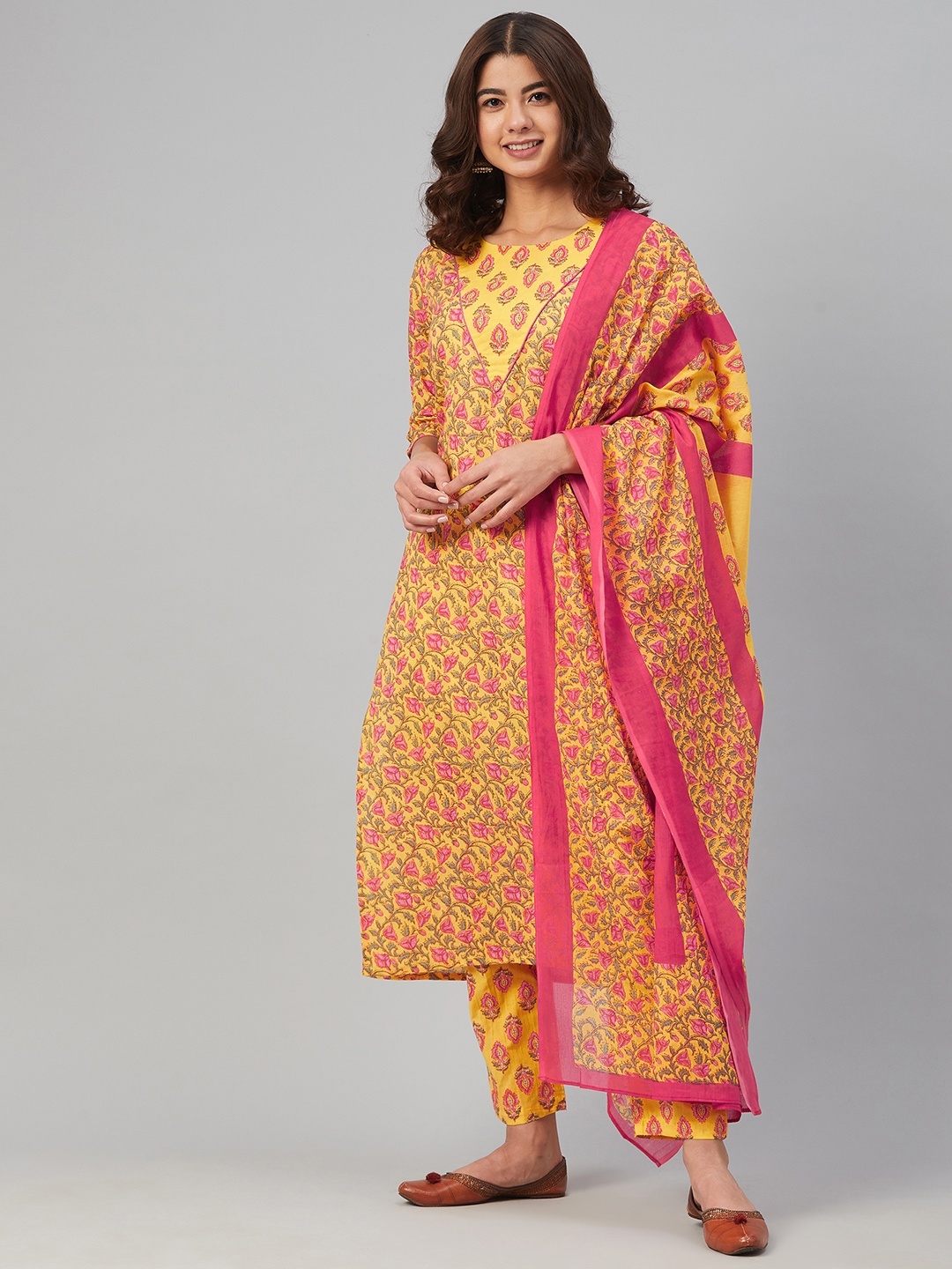 

Yuris Women Yellow Floral Printed Regular Pure Cotton Kurta with Trousers & Dupatta