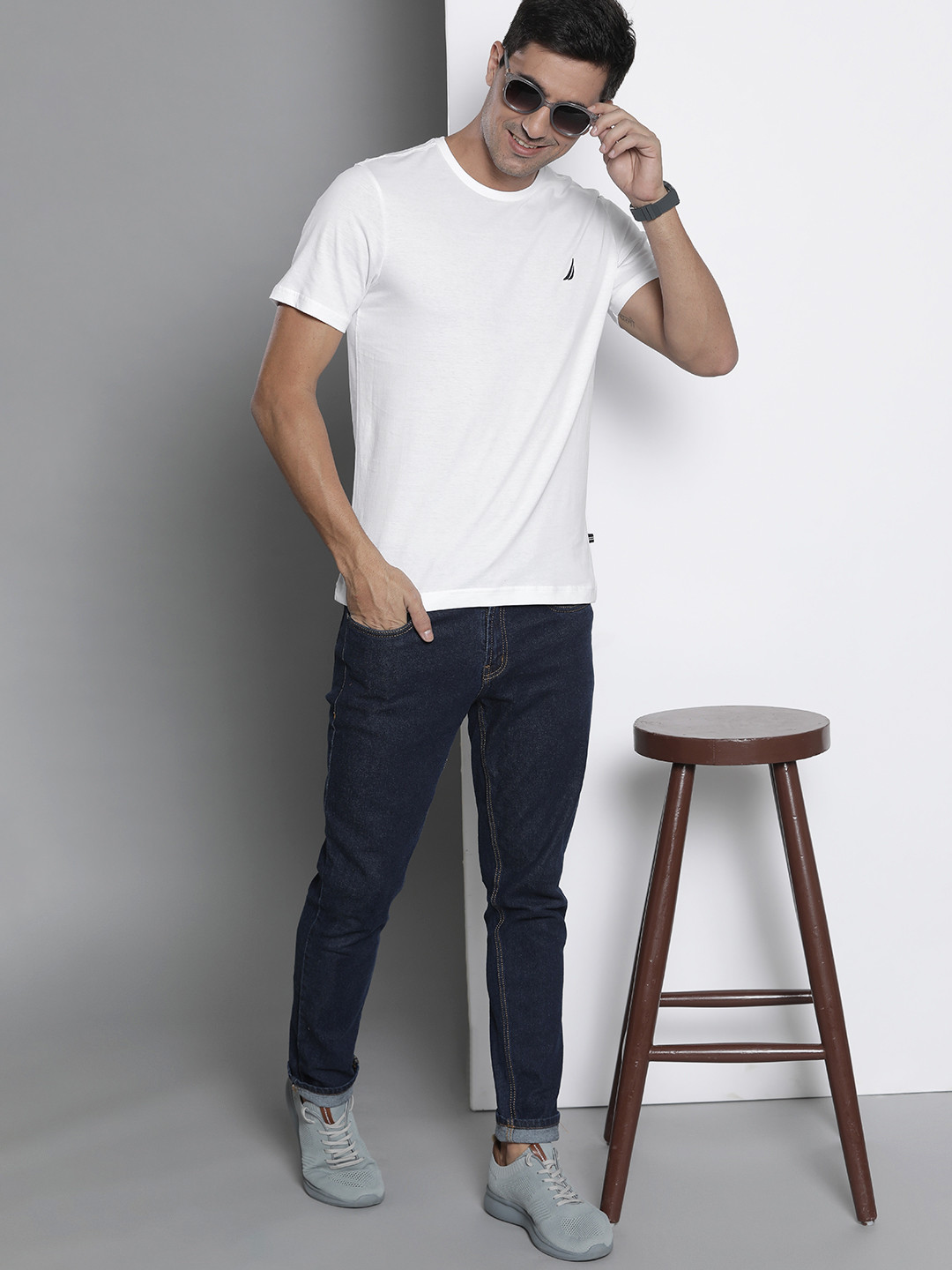 

Nautica Men White Solid Round Neck Pure Cotton Slim Fit T-shirt