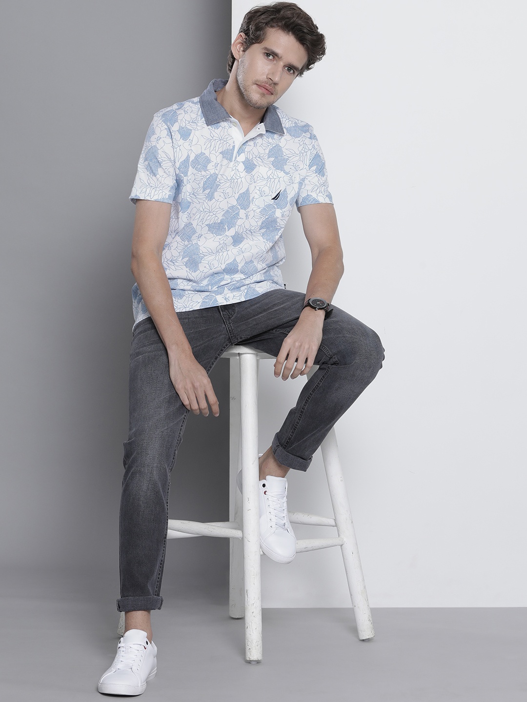 

Nautica Men Blue & White Floral Printed Polo Collar Pure Cotton T-shirt