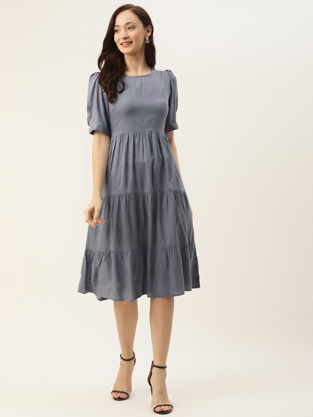 

BRINNS Grey Solid Puff Sleeves Tiered Flared Dress