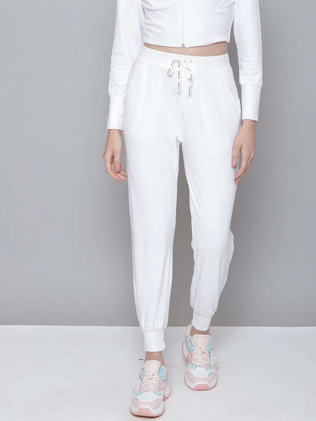 

SASSAFRAS Women White Solid Track Pant