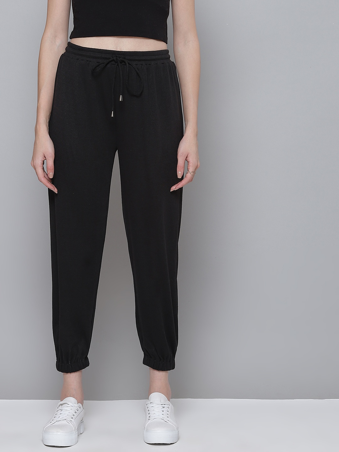 

SASSAFRAS Women Black Ribbed Drawstring Joggers