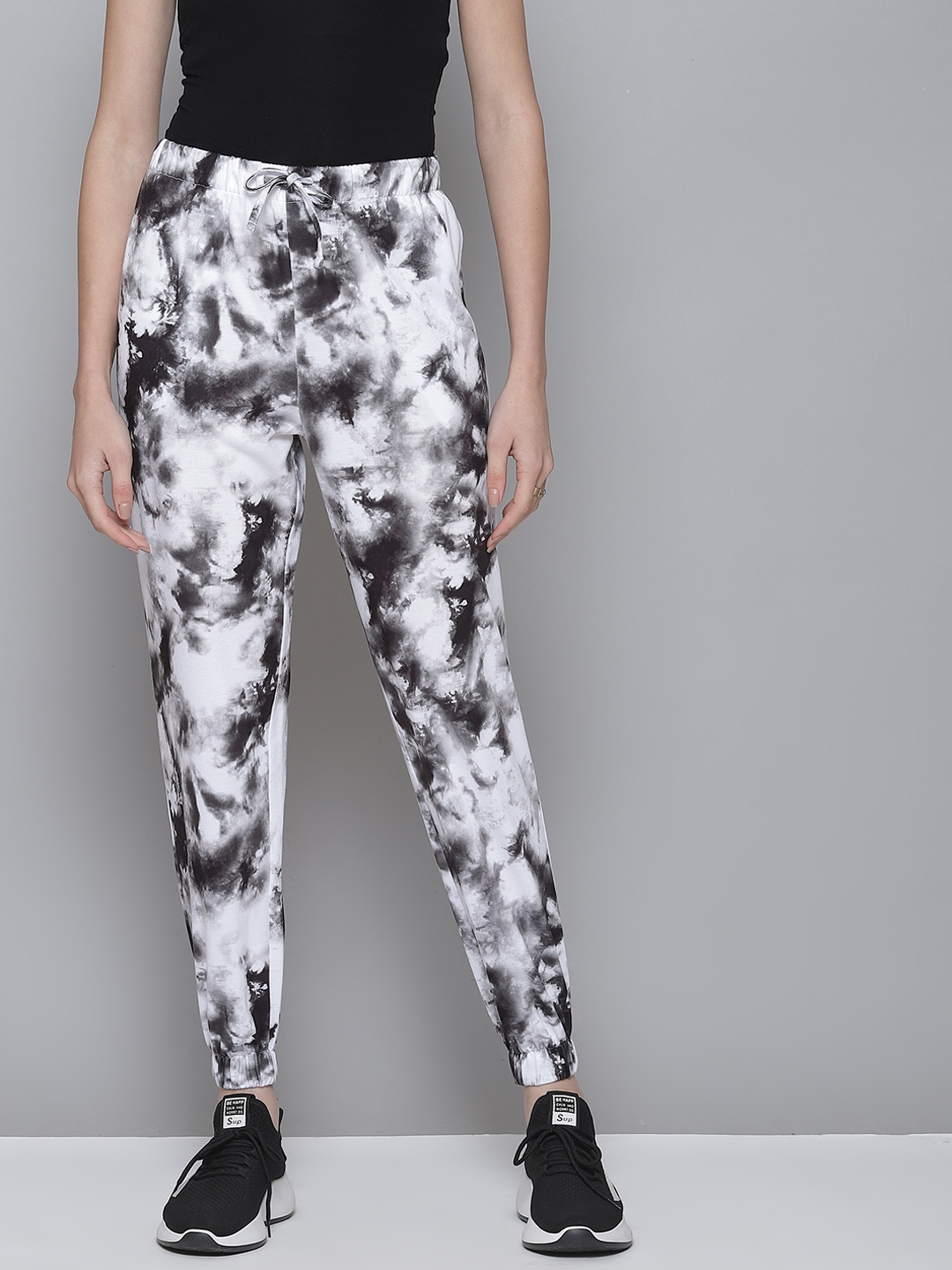 

SASSAFRAS Women Grey & White Tie & Dye Printed Joggers