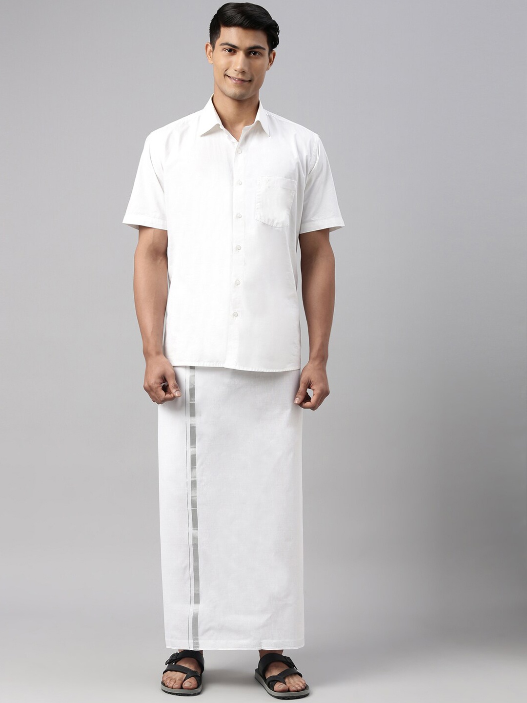 

WHITE HEART Men Pure Cotton Single Layer Dhoti with Coloured Border