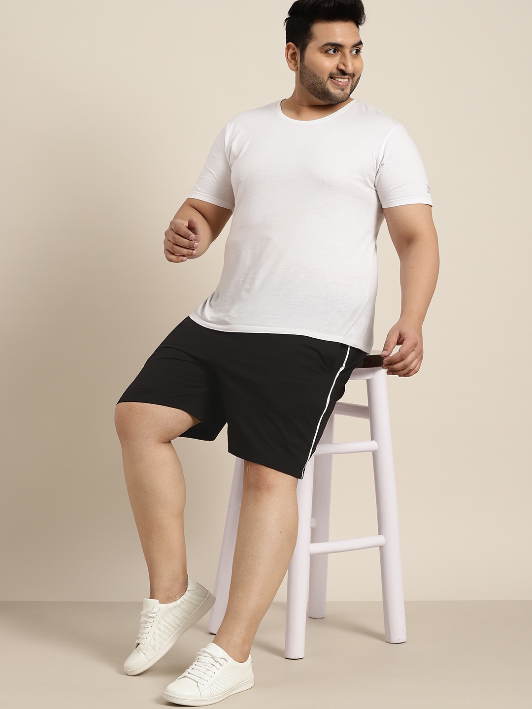 

Sztori Men Plus Size Black Solid Shorts with Side-Taping Detail
