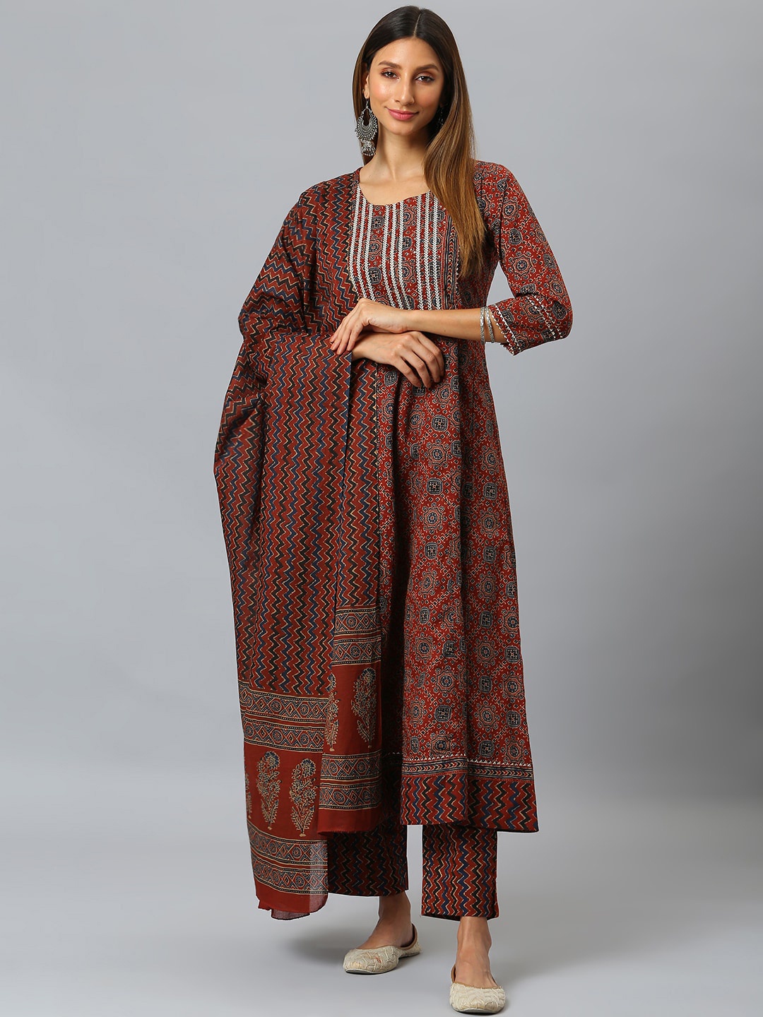 

SIAH Women Red Ethnic Motifs Printed Regular Thread Work Pure Cotton Kurta with Trousers & With Dupatta