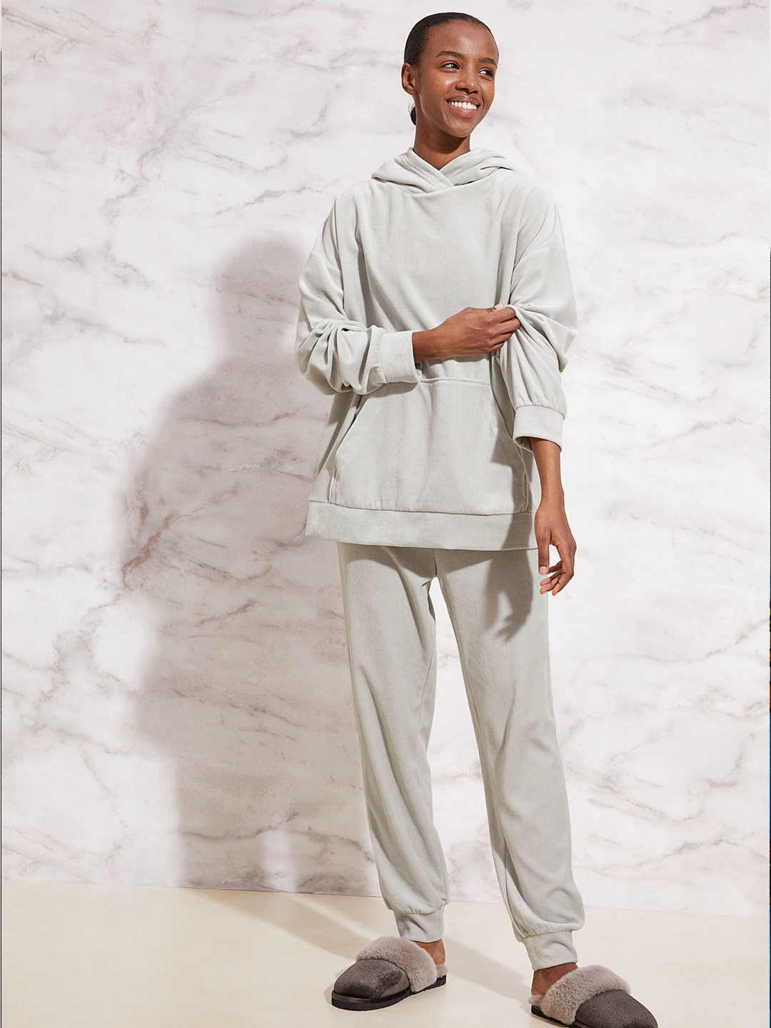 

H&M Women Grey Velour Hoodie