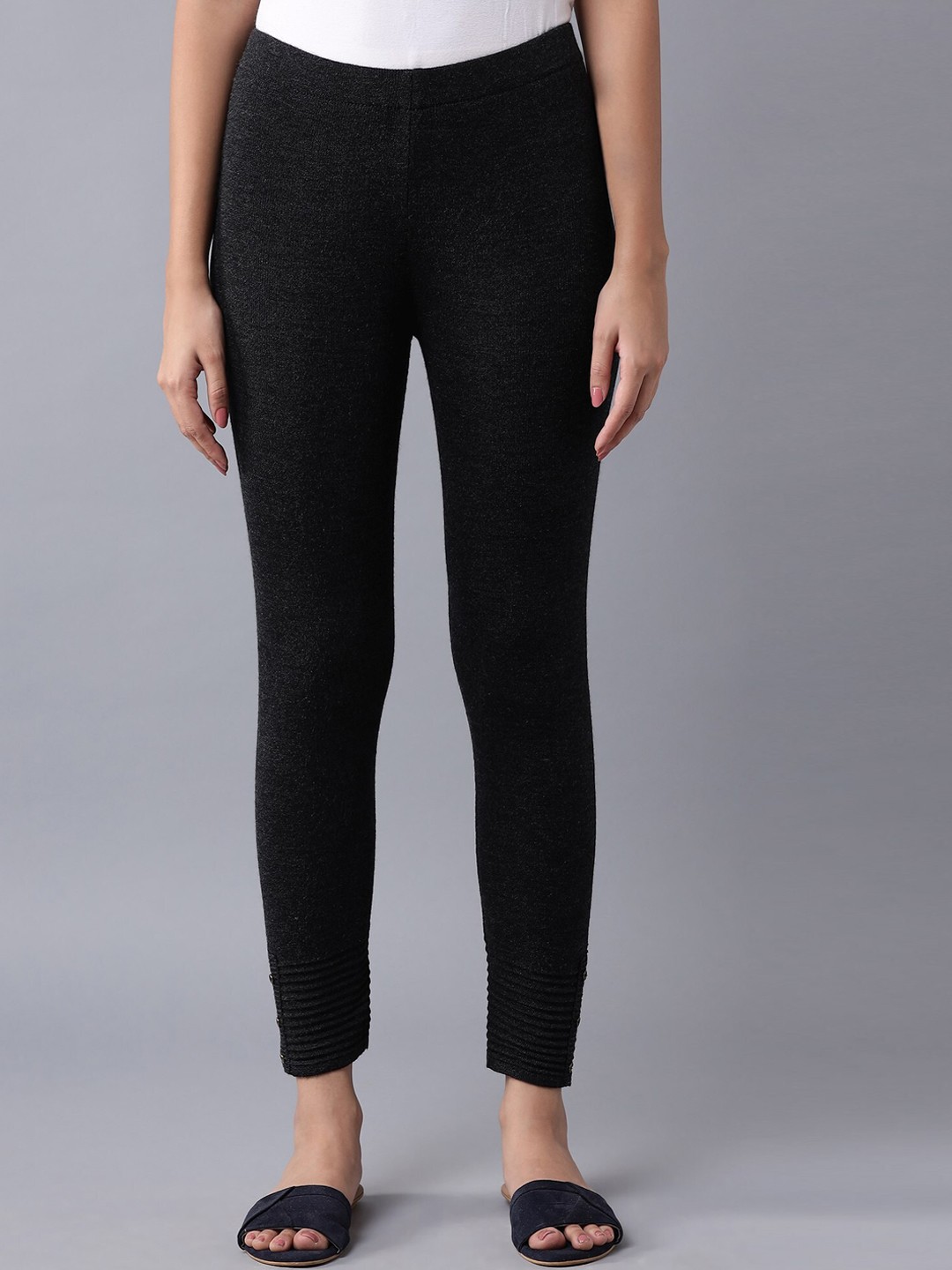 

W Women Black Solid Tights