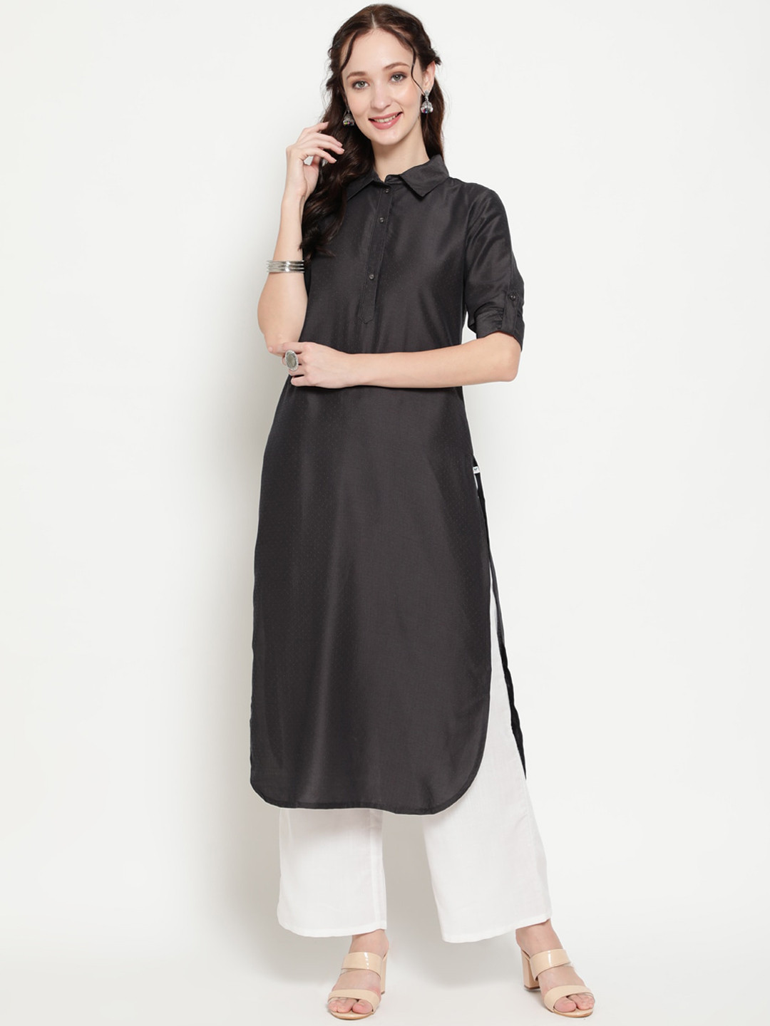 

antaran Women Black Kurta