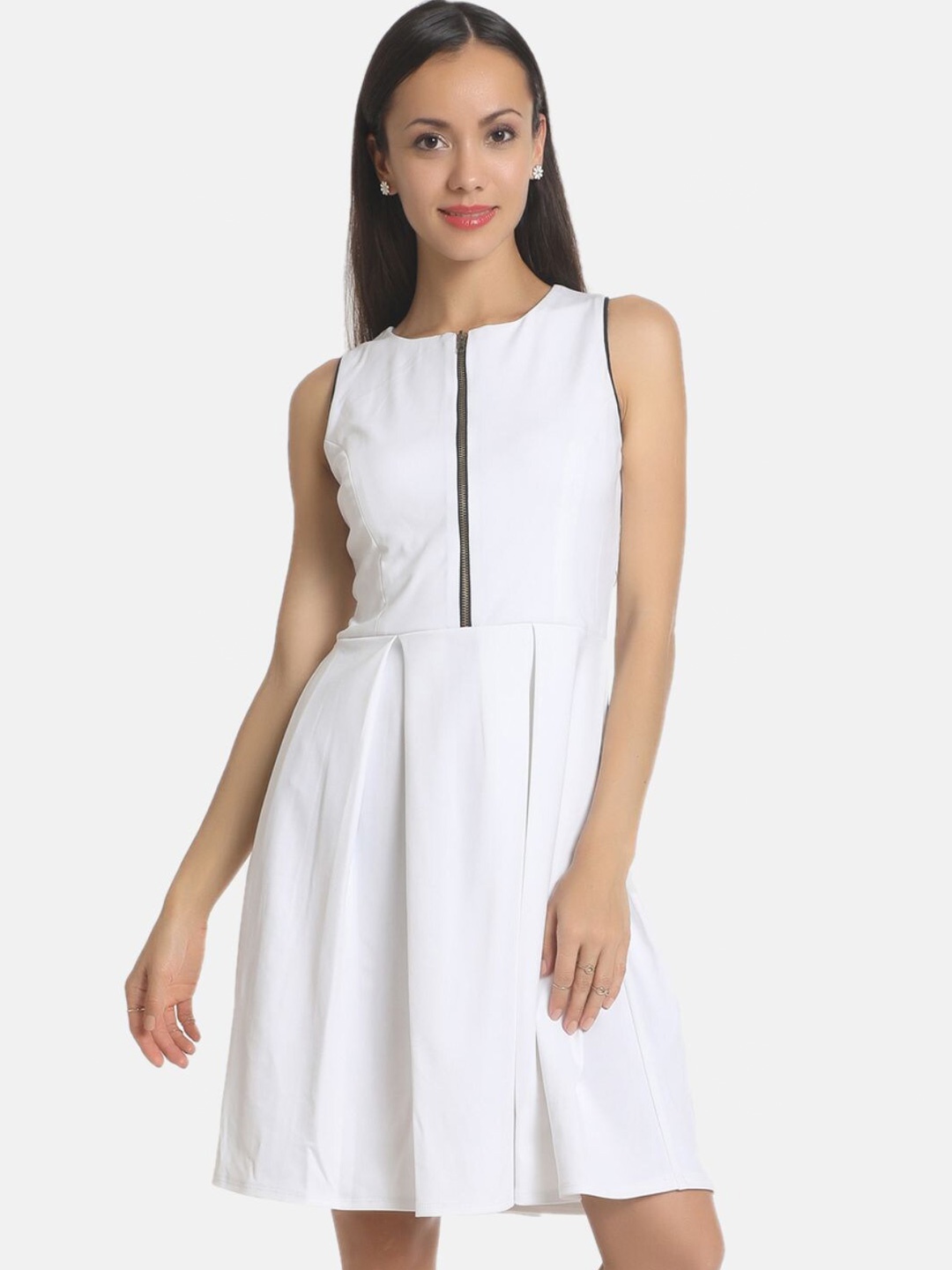 

AARA Woman White Dress