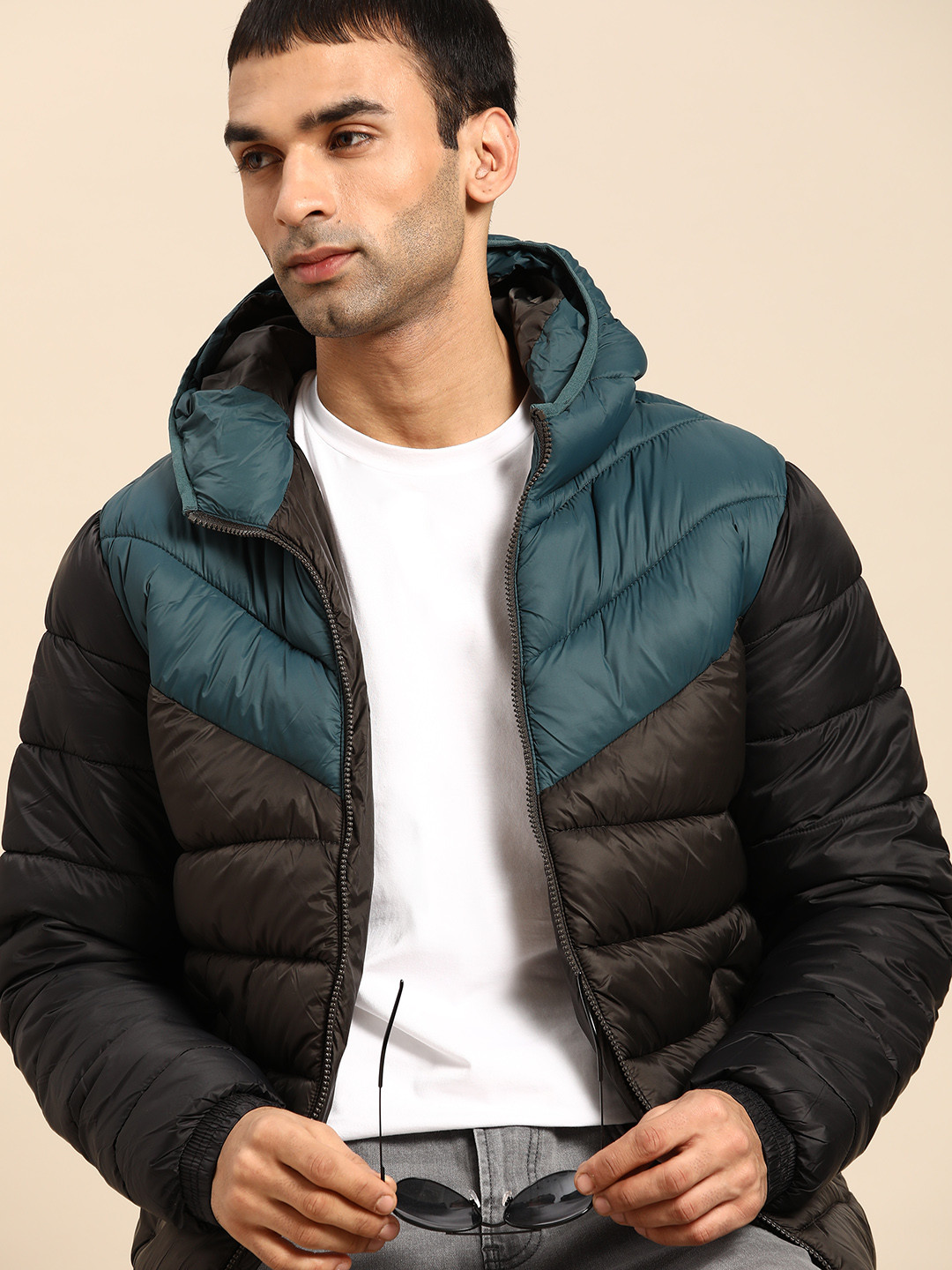 

United Colors of Benetton Men Black & Teal Green Colourblocked Hooded Puffer Jacket