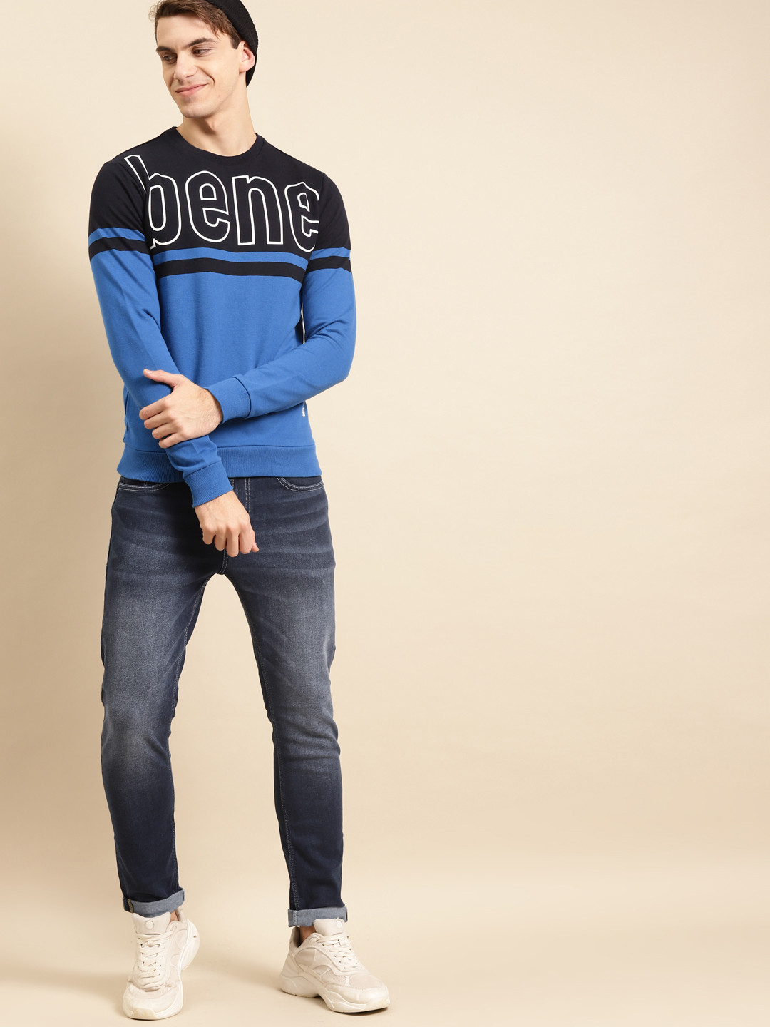 

United Colors of Benetton Men Blue Pure Cotton Colourblocked Sweatshirt