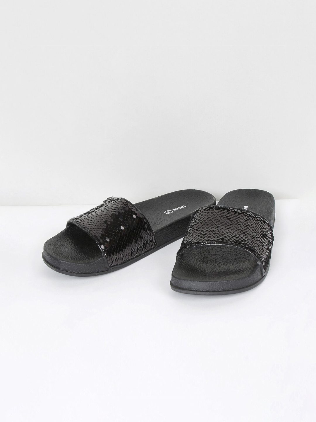 

max Women Black Embellished Rubber Sliders