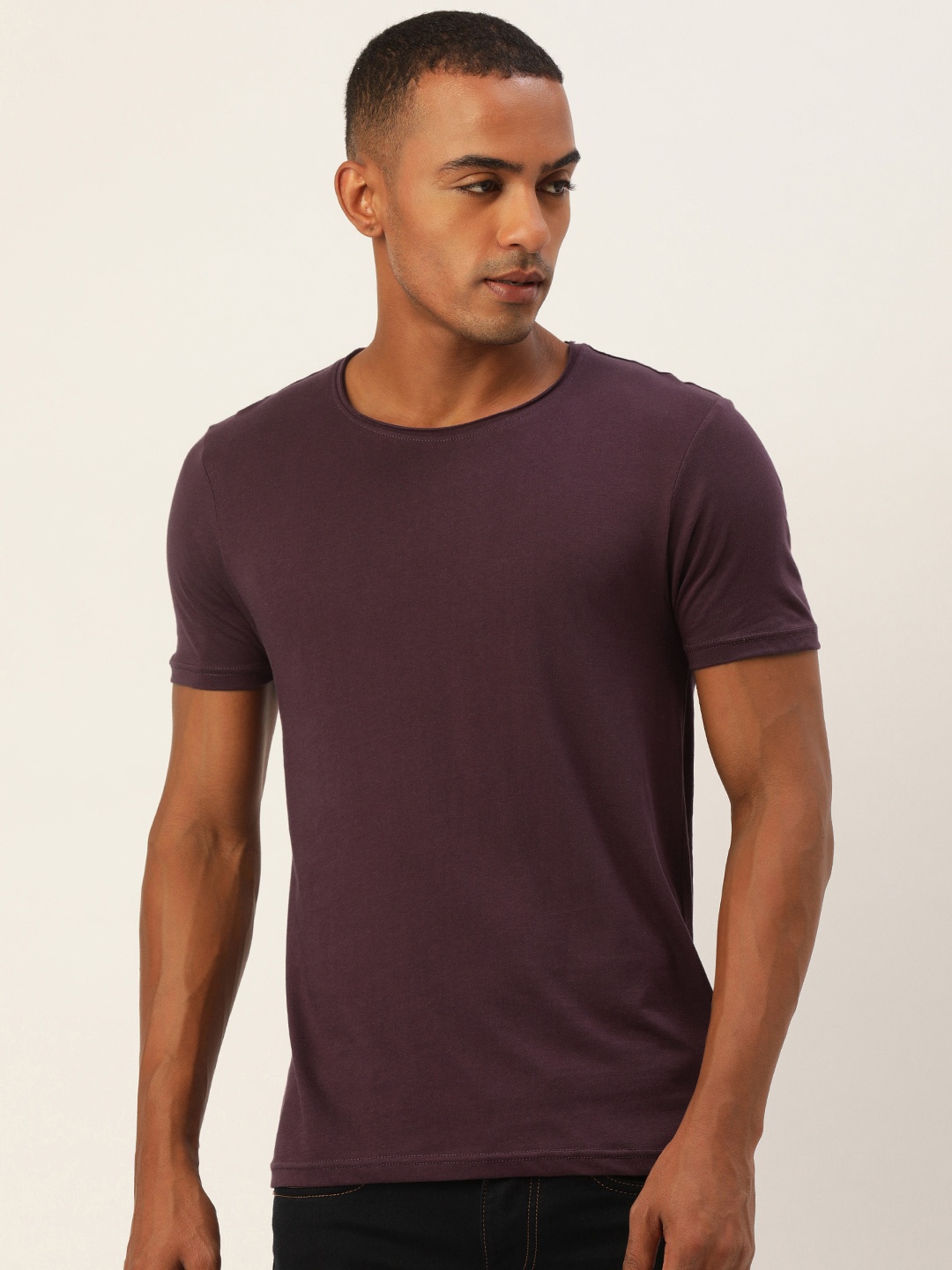 

Flying Machine Men Brown Solid Slim Fit Pure Cotton Round Neck T-shirt