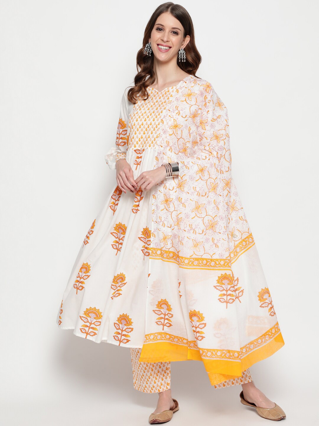 

THE NKS PLUS Women Yellow Floral Printed Pure Cotton Kurta with Trousers & Dupatta