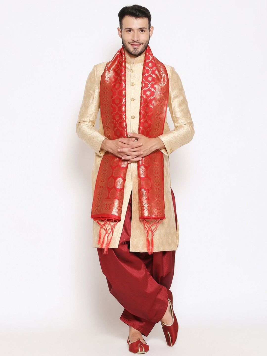 

Dupatta Bazaar Men Red & Gold-Toned Ethnic Motifs Woven Design Dupatta