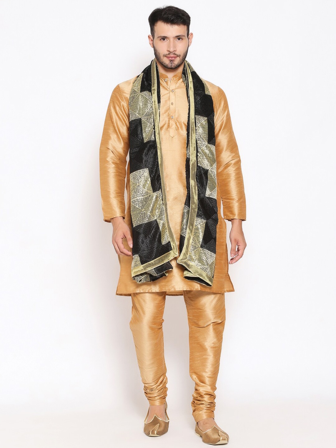 

Dupatta Bazaar Men Black & Gold-Toned Embroidered Dupatta with Phulkari