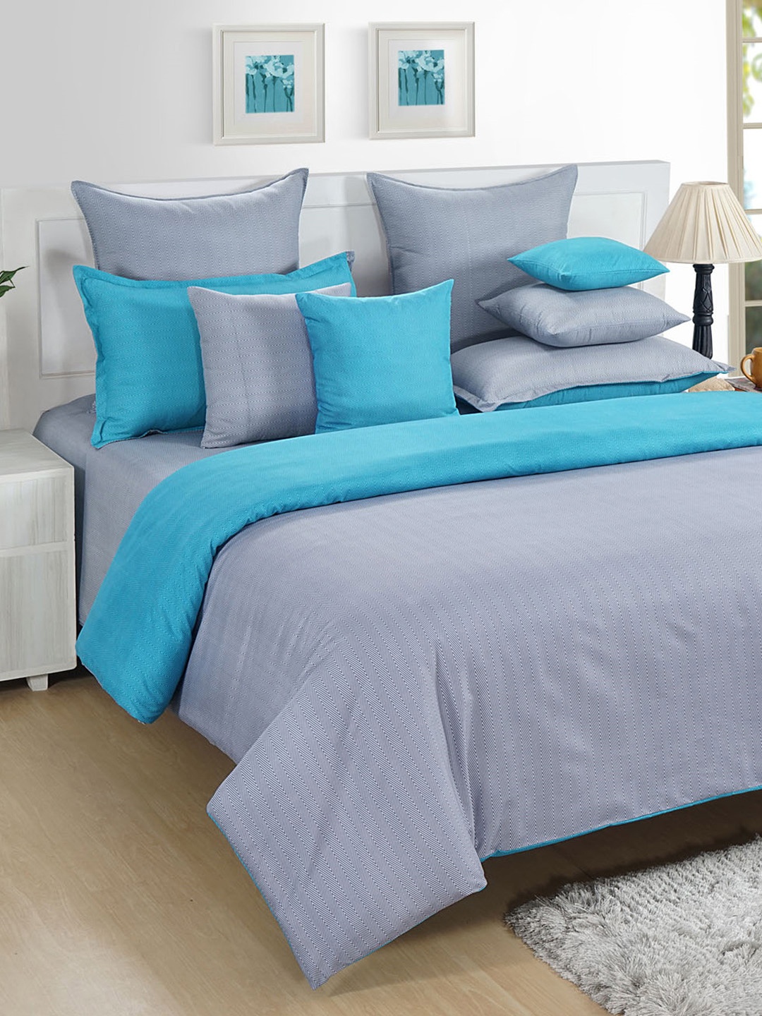 

SWAYAM Blue Magic Geometric 180 TC Microfiber Double Bedsheet Set