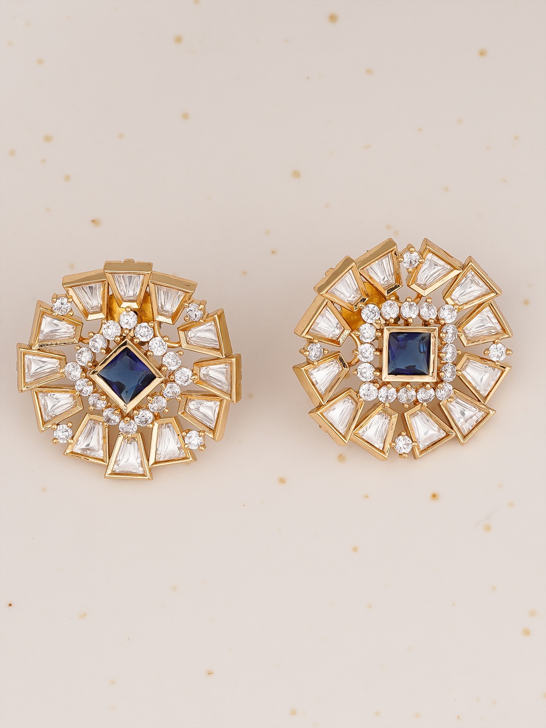 

Queen Be White Contemporary Studs Earrings