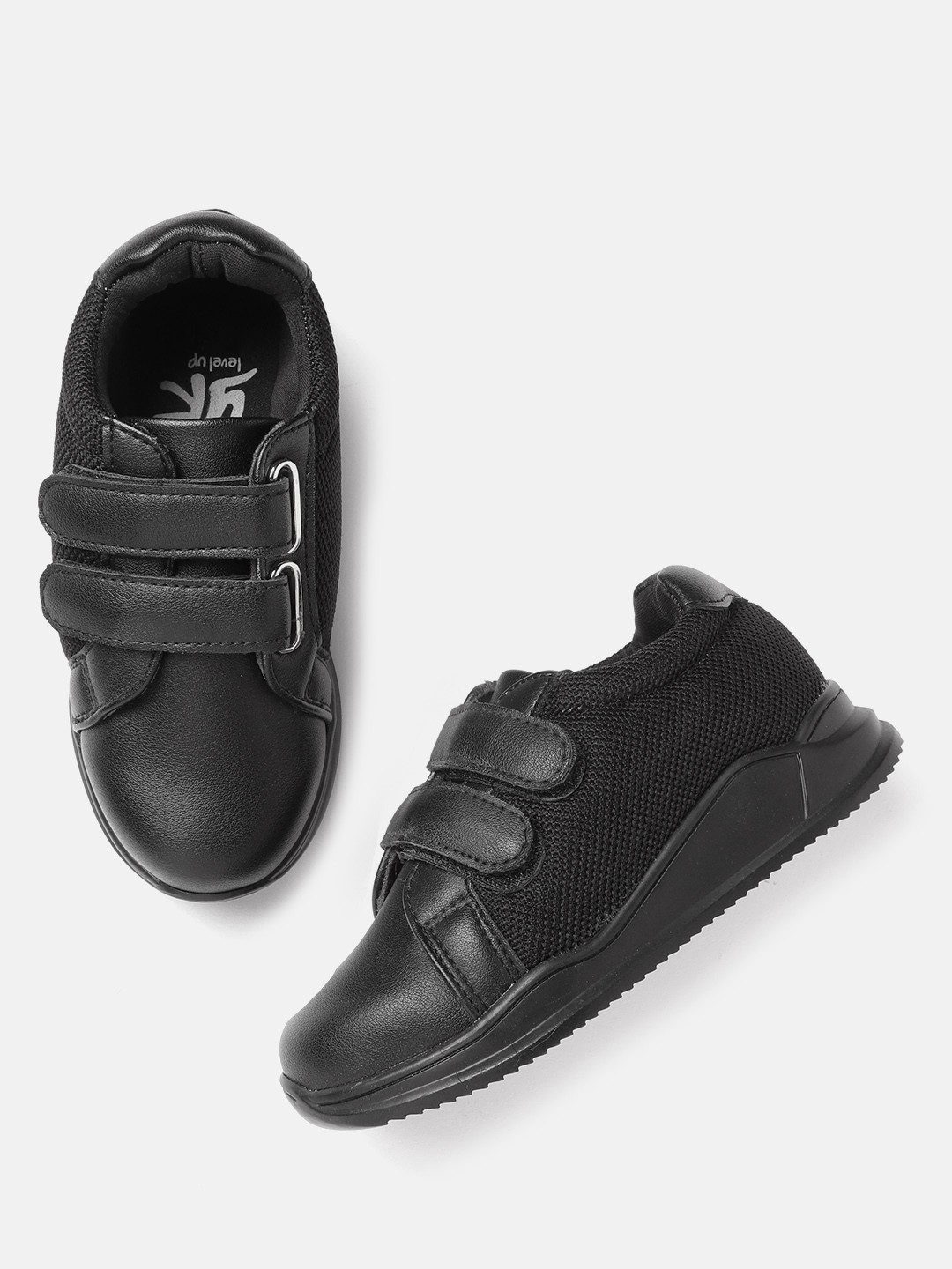 

YK Boys Black Solid Sneakers