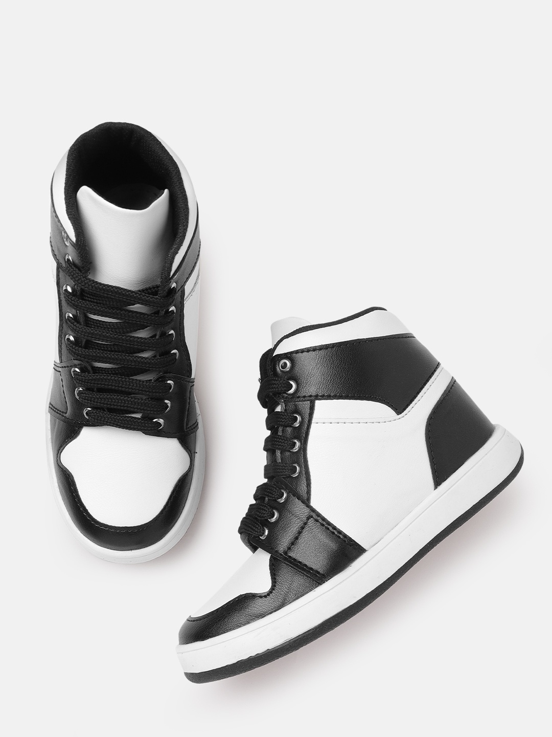 

YK Boys White & Black Colourblocked Mid-Top Sneakers