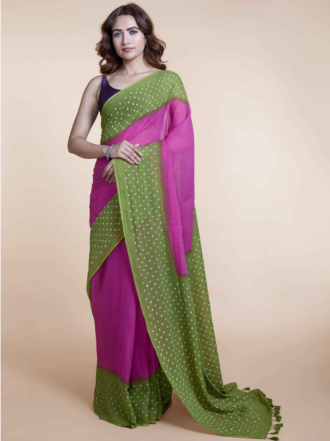 

Suta Purple & Green Bandhani Pure Cotton Saree, Pink