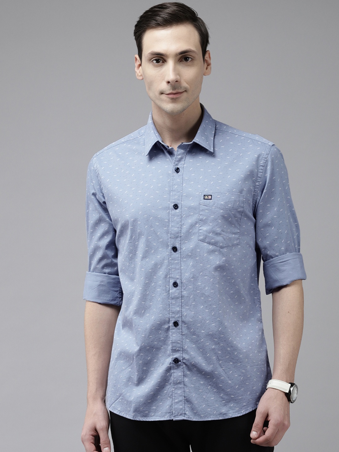 

Arrow Men Blue & White Pure Cotton Slim Fit Printed Casual Shirt
