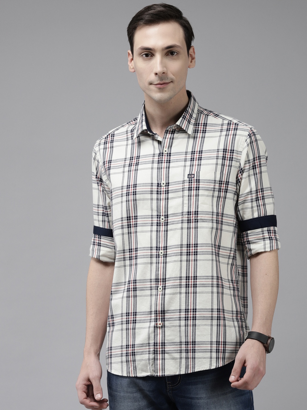 

Arrow Men White & Black Pure Cotton Slim Fit Tartan Checks Checked Casual Shirt