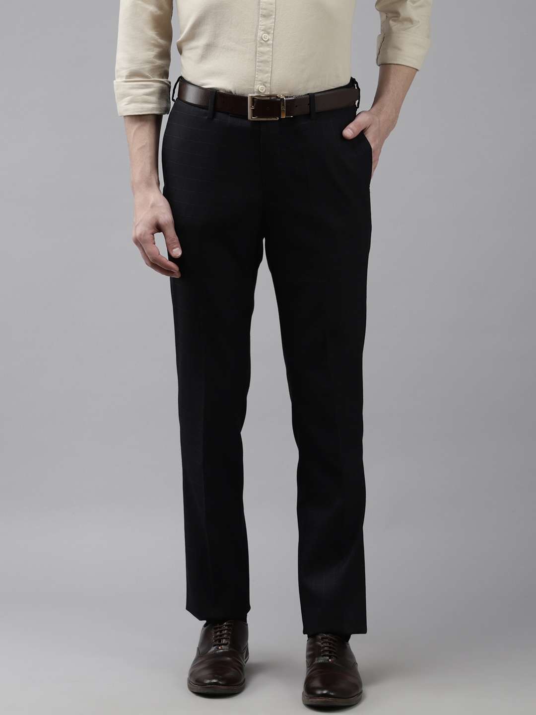 

Arrow Men Mid-Rise Checked Formal Trousers, Navy blue