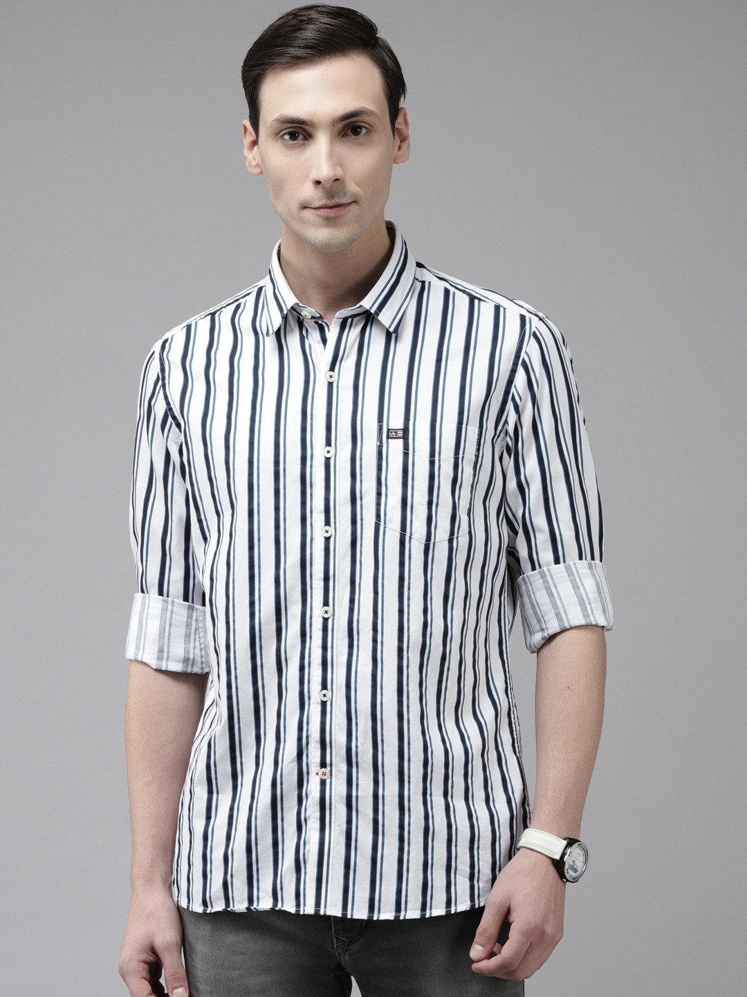 

Arrow Men White & Navy Blue Pure Cotton Slim Fit Striped Casual Shirt