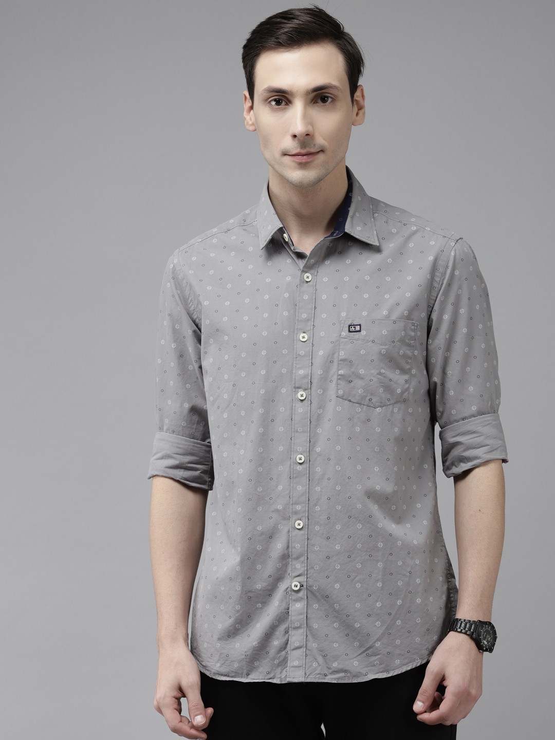 

Arrow Men Grey & White Pure Cotton Manhattan Slim Fit Printed Casual Shirt