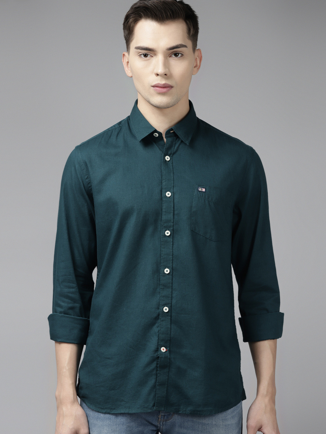 

Arrow Men Teal Pure Cotton Solid Slim Fit Casual Shirt