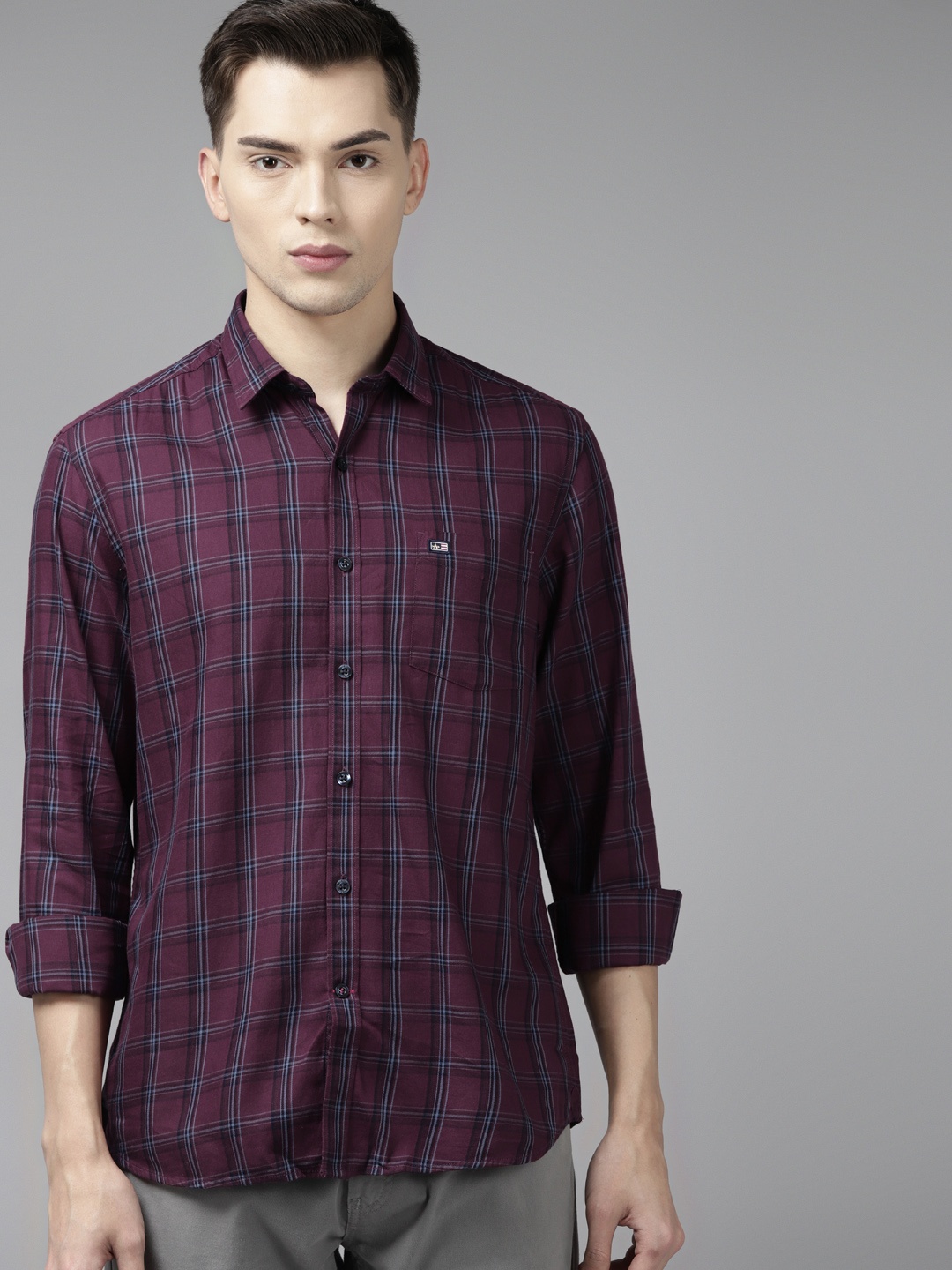 

Arrow Men Burgundy & Navy Blue Slim Fit Windowpane Checked Pure Cotton Shirt