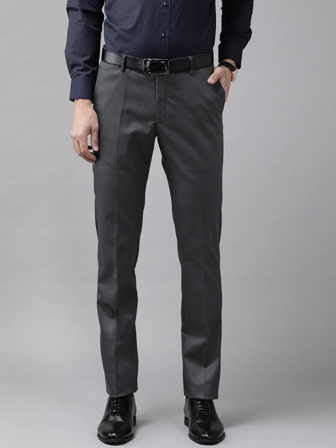 

Arrow Men Charcoal Grey Solid Tapered Fit Formal Trousers