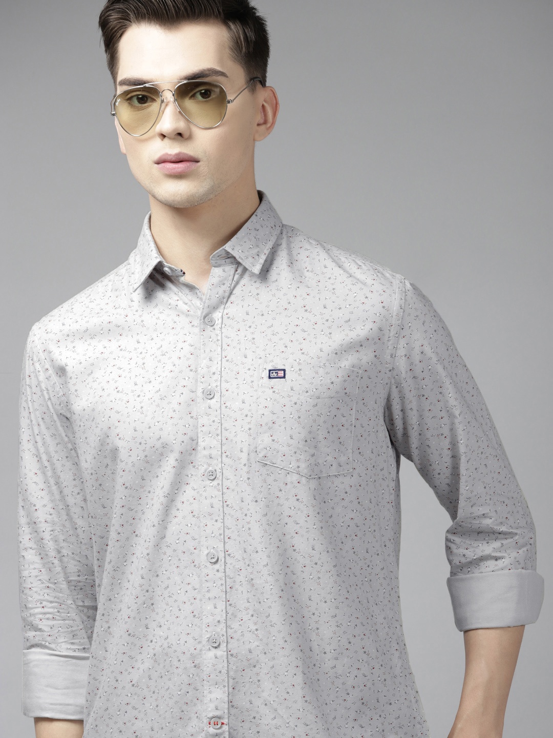 

Arrow Men Off White Pure Cotton Slim Fit Printed Casual Shirt
