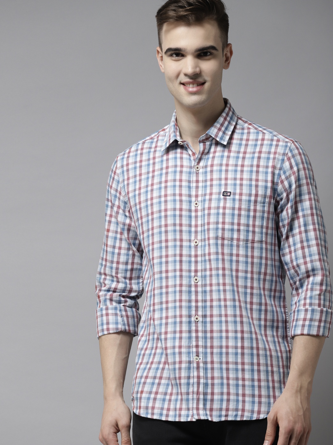 

Arrow Men White & Blue Pure Cotton Manhattan Slim Fit Checked Casual Shirt