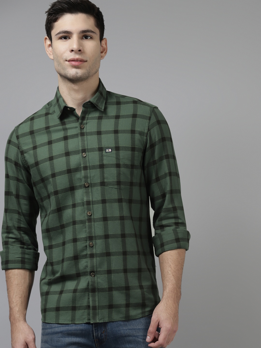 

Arrow Men Green & Black Pure Cotton Slim Fit Checked Casual Shirt