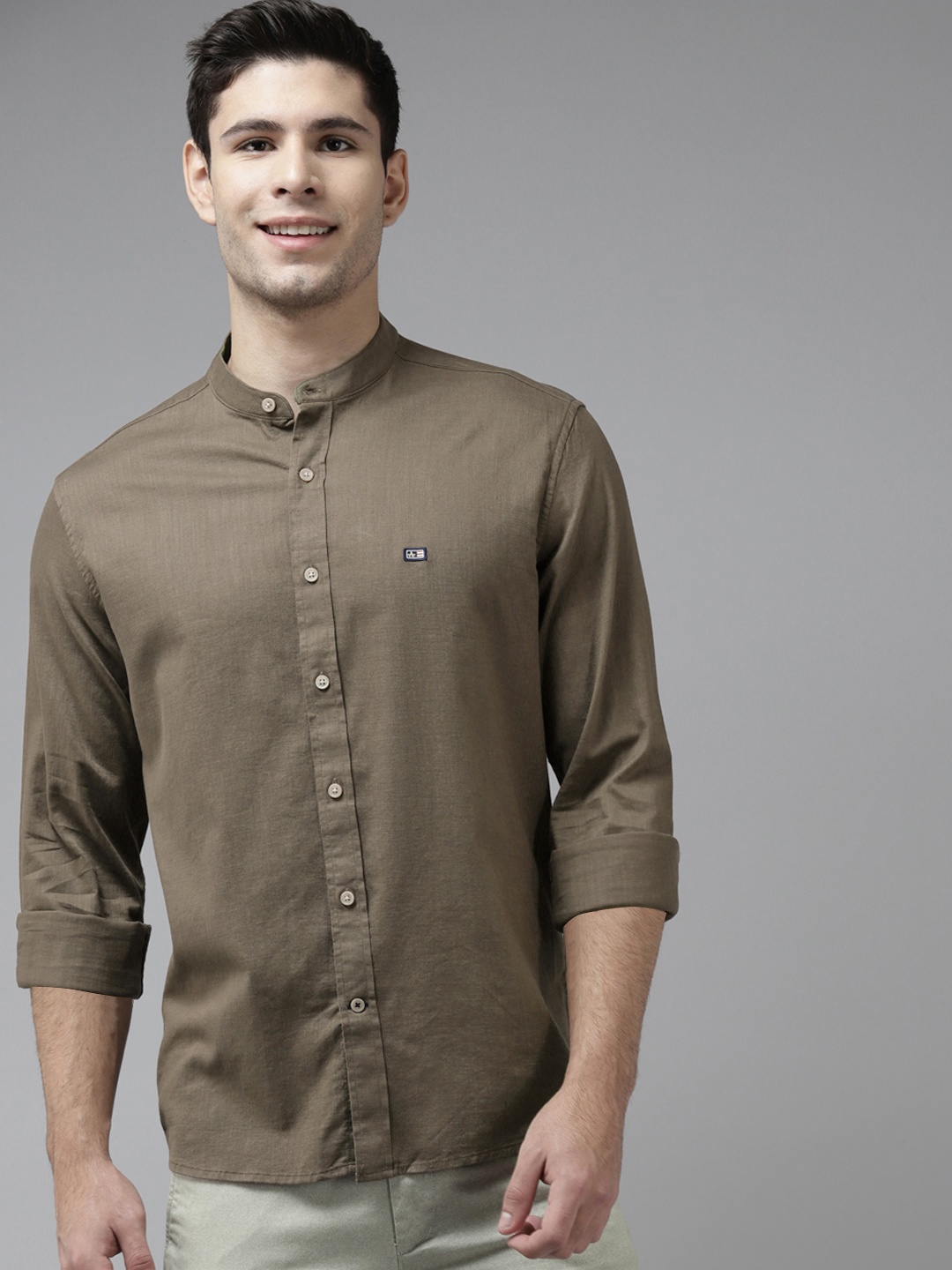 

Arrow Men Olive Green Pure Cotton Manhattan Slim Fit Casual Shirt