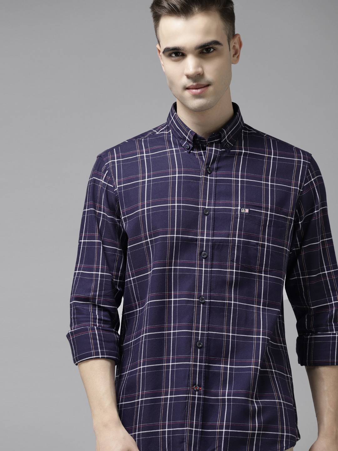 

Arrow Men Blue & White Cotton Slim Fit Windowpane Checked Casual Shirt