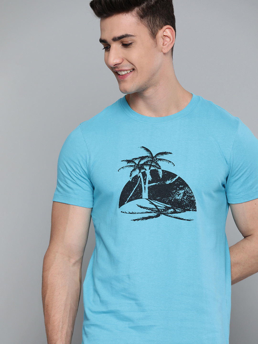

Mast & Harbour Men Blue & Black Pure Cotton Printed T-shirt