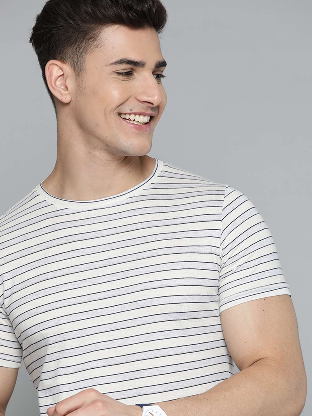 

Mast & Harbour Men Navy Blue & Off White Striped Pure Cotton T-shirt