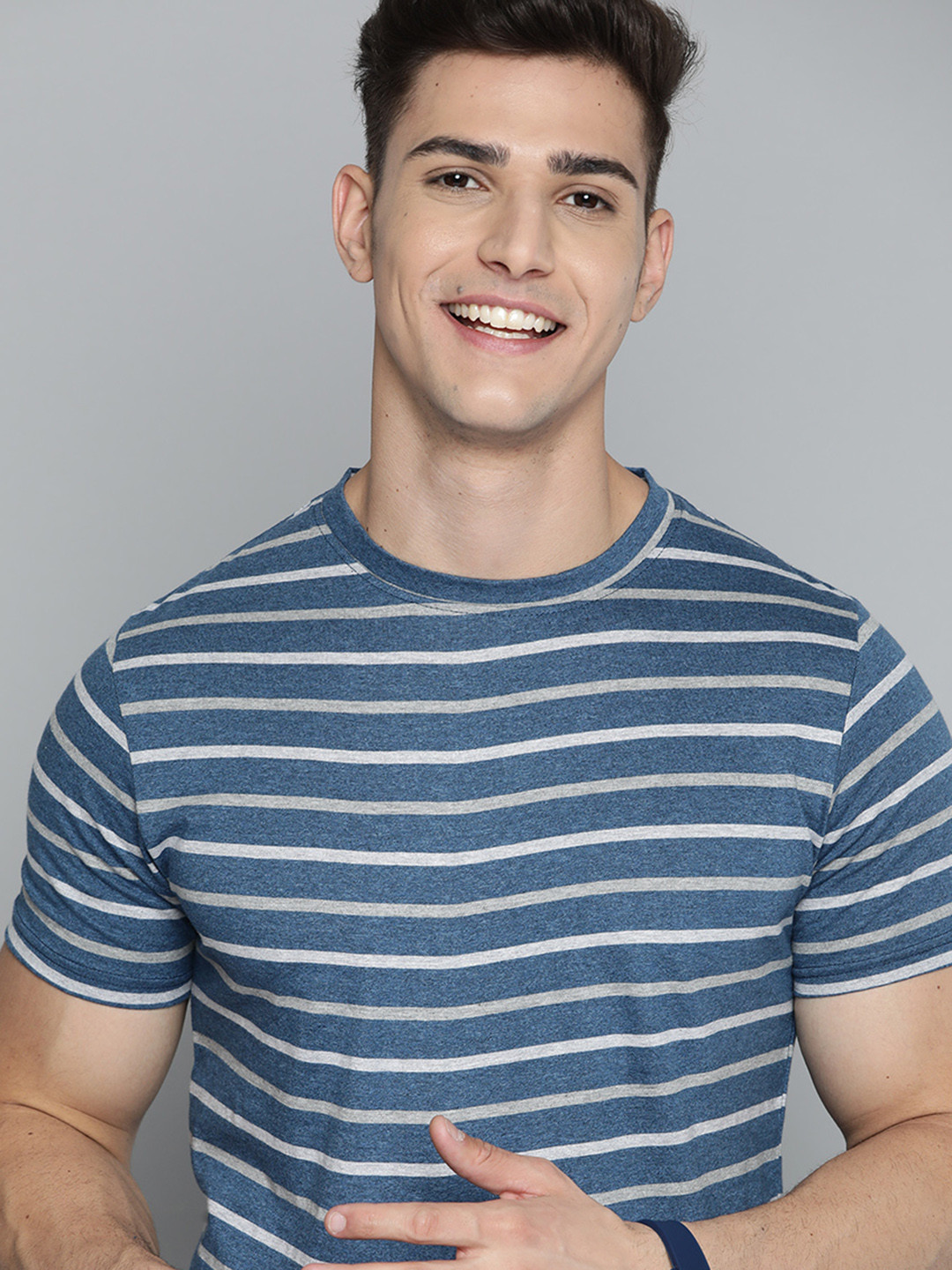 

Mast & Harbour Men Navy Blue & Grey Striped Pure Cotton T-shirt