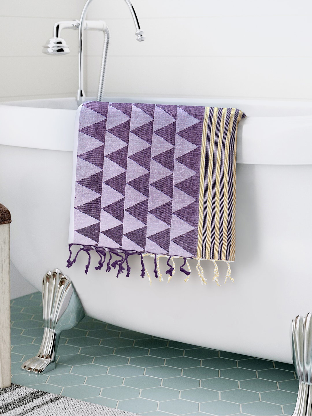 

Story@home Purple & Grey Geometric Printed Pure Cotton 200 GSM Bath Towel