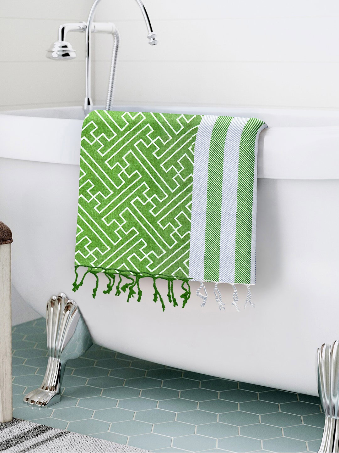 

Story@home Green & White Printed 200 GSM Pure Cotton Bath Towel