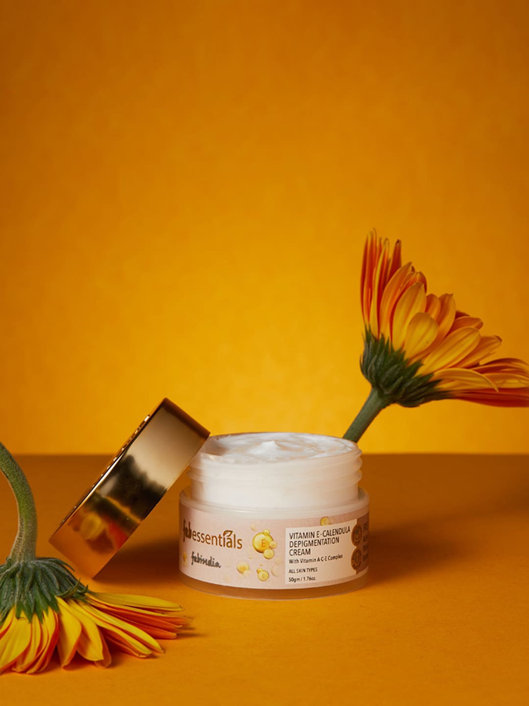 

fabessential Vitamin E-Calendula Depigmentation Cream 50 g, White