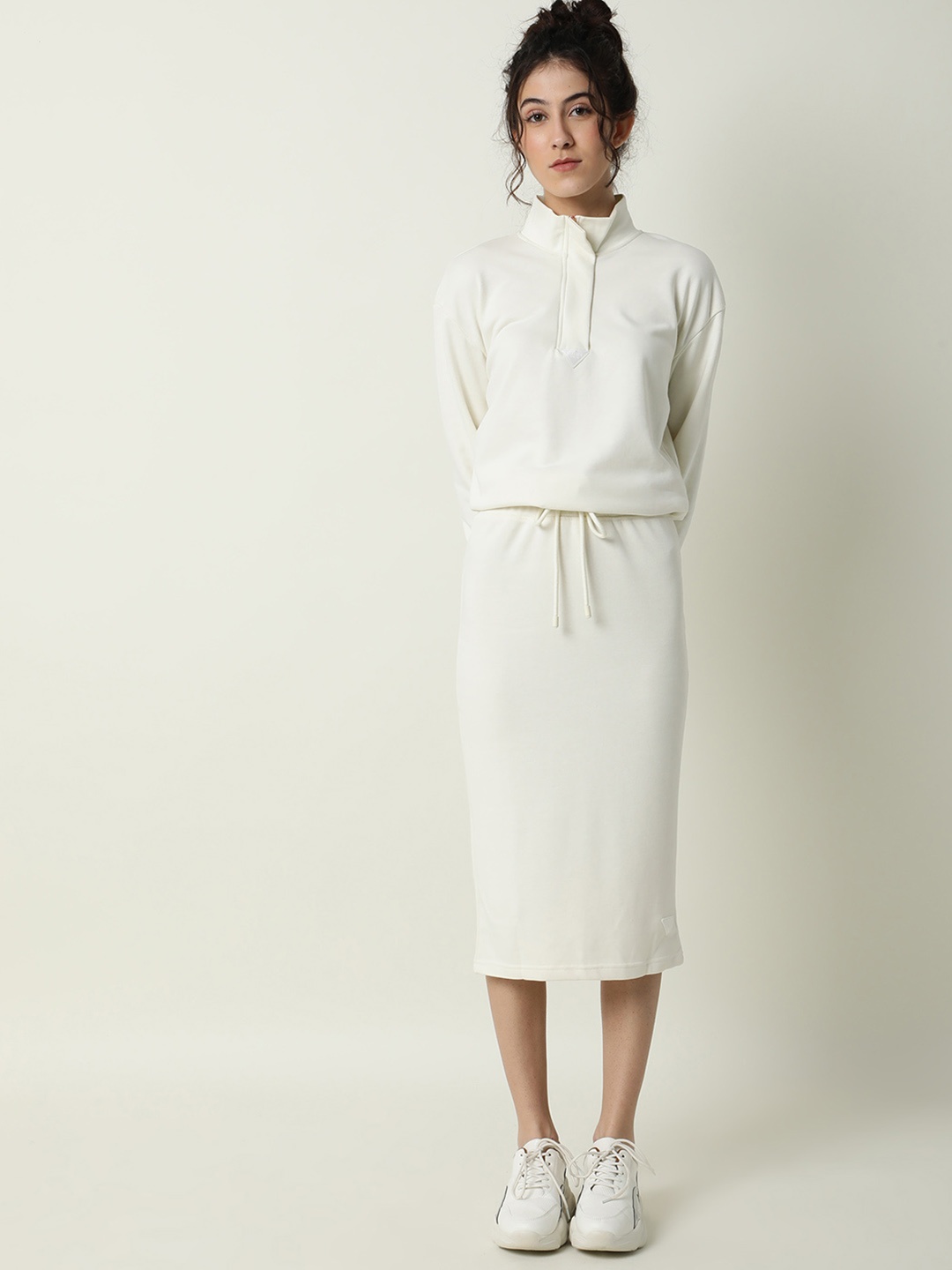 

RAREISM Women White Solid Pencil Knee-Length Skirt, Off white